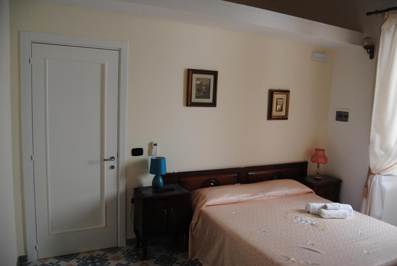 B & B Palazzo Maestro & Corte Maestro Rooms Gallipoli Exterior foto